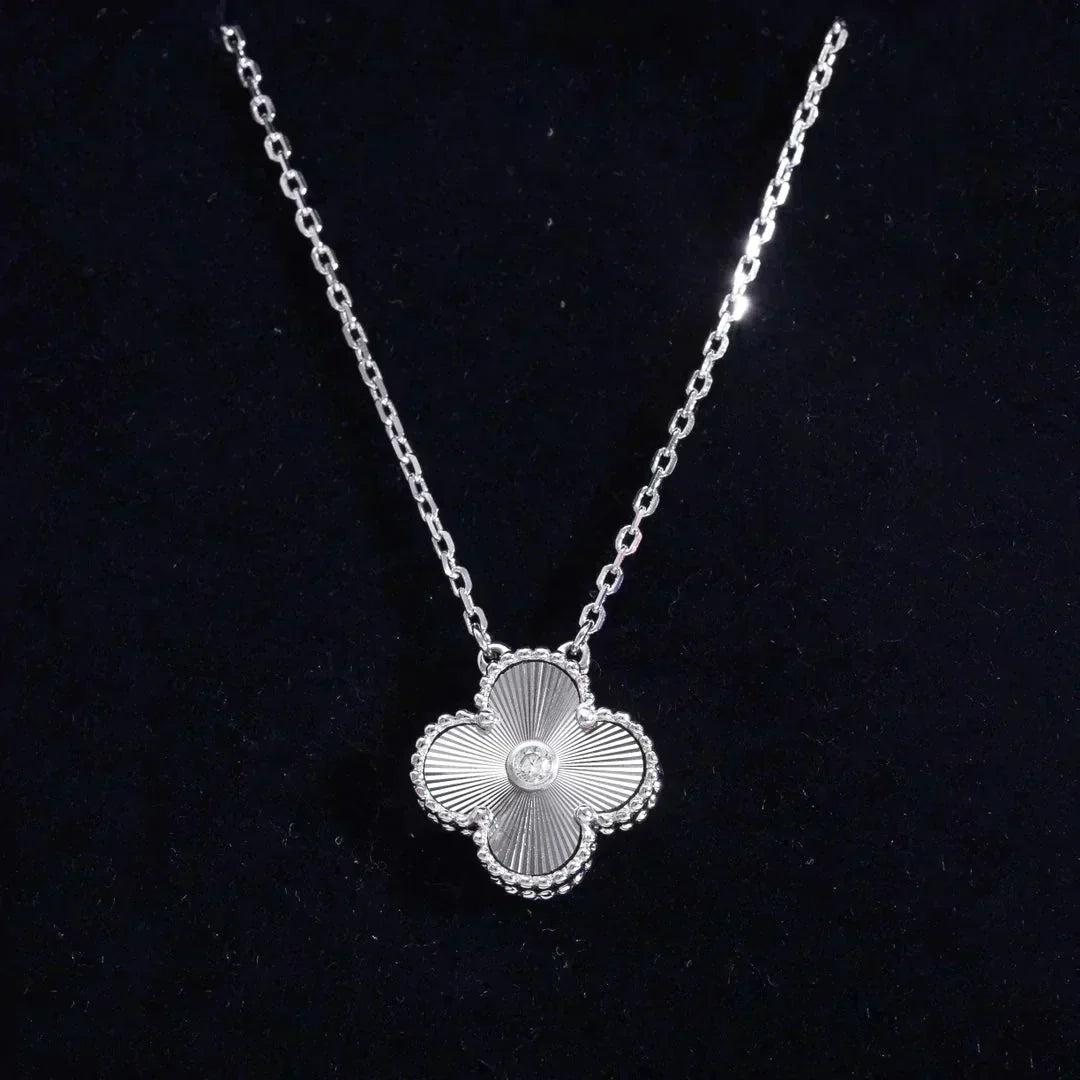 [Lucas Jewelry]CLOVER  15MM DIAMOND LASER NECKLACE SILVER