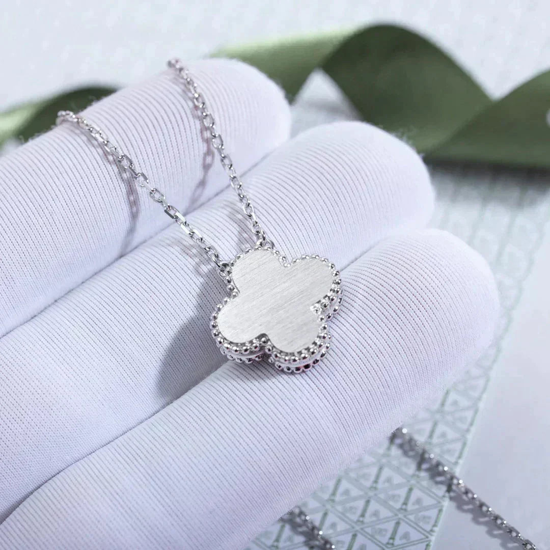 [Lucas Jewelry]CLOVER  15MM DIAMOND LASER NECKLACE SILVER