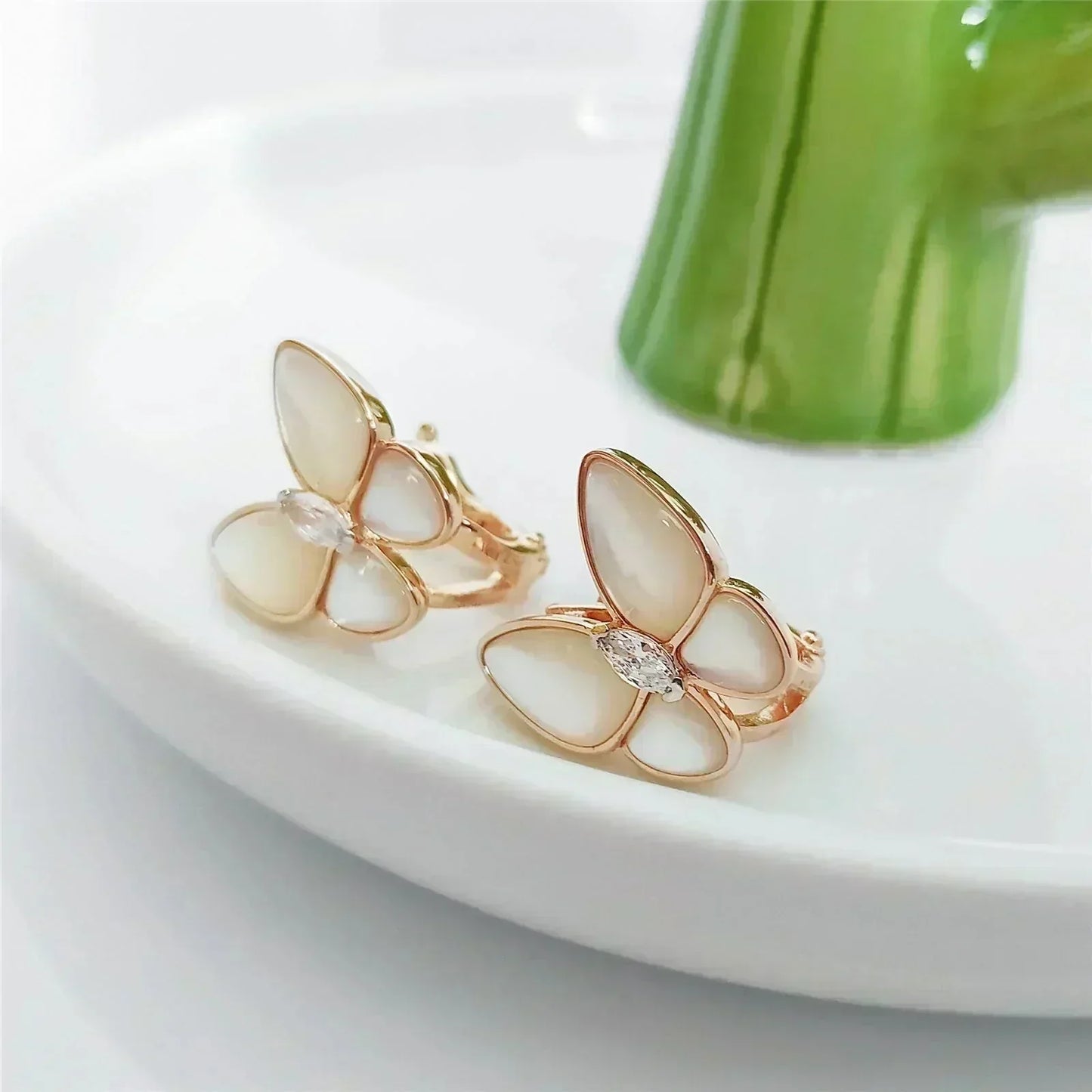 [Lucas Jewelry]BUTTERFLY MOP DIAMOND EARRINGS