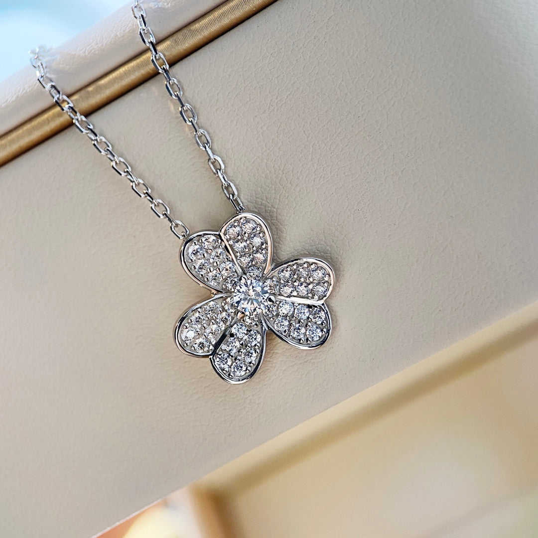 [Lucas Jewelry]CLOVER DIAMOND NECKLACE SILVER