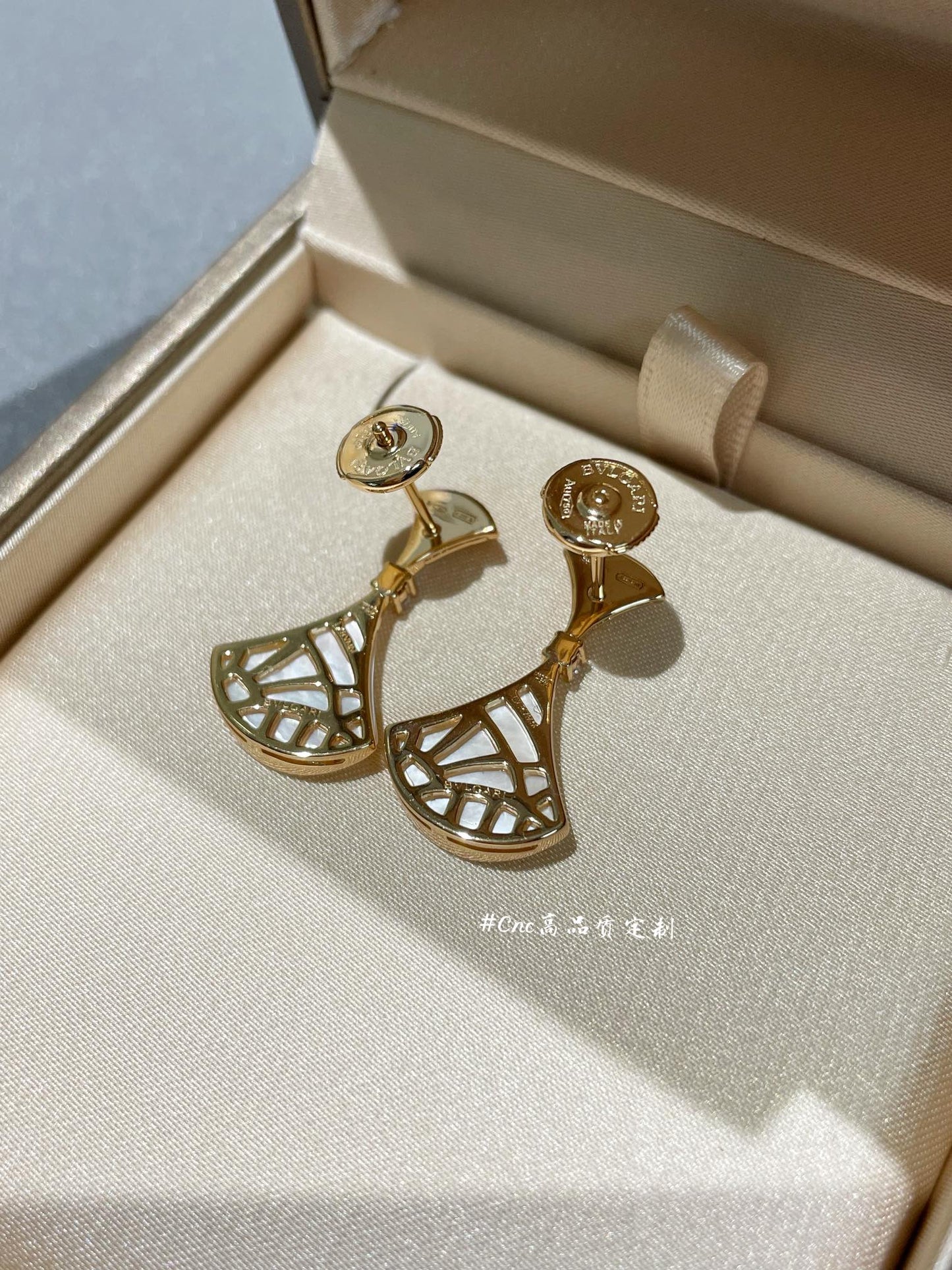 [Lucas Jewelry]DREAM MOP 1 DIAMOND EARRINGS