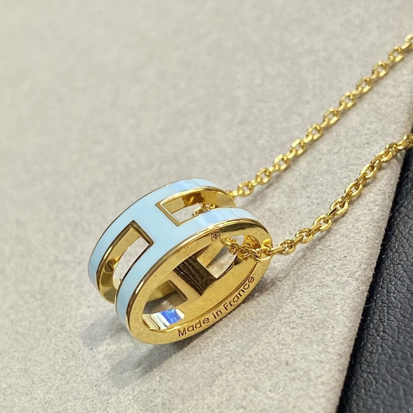 [Lucas Jewelry]POP H LIGHT BLUE NECKLACE