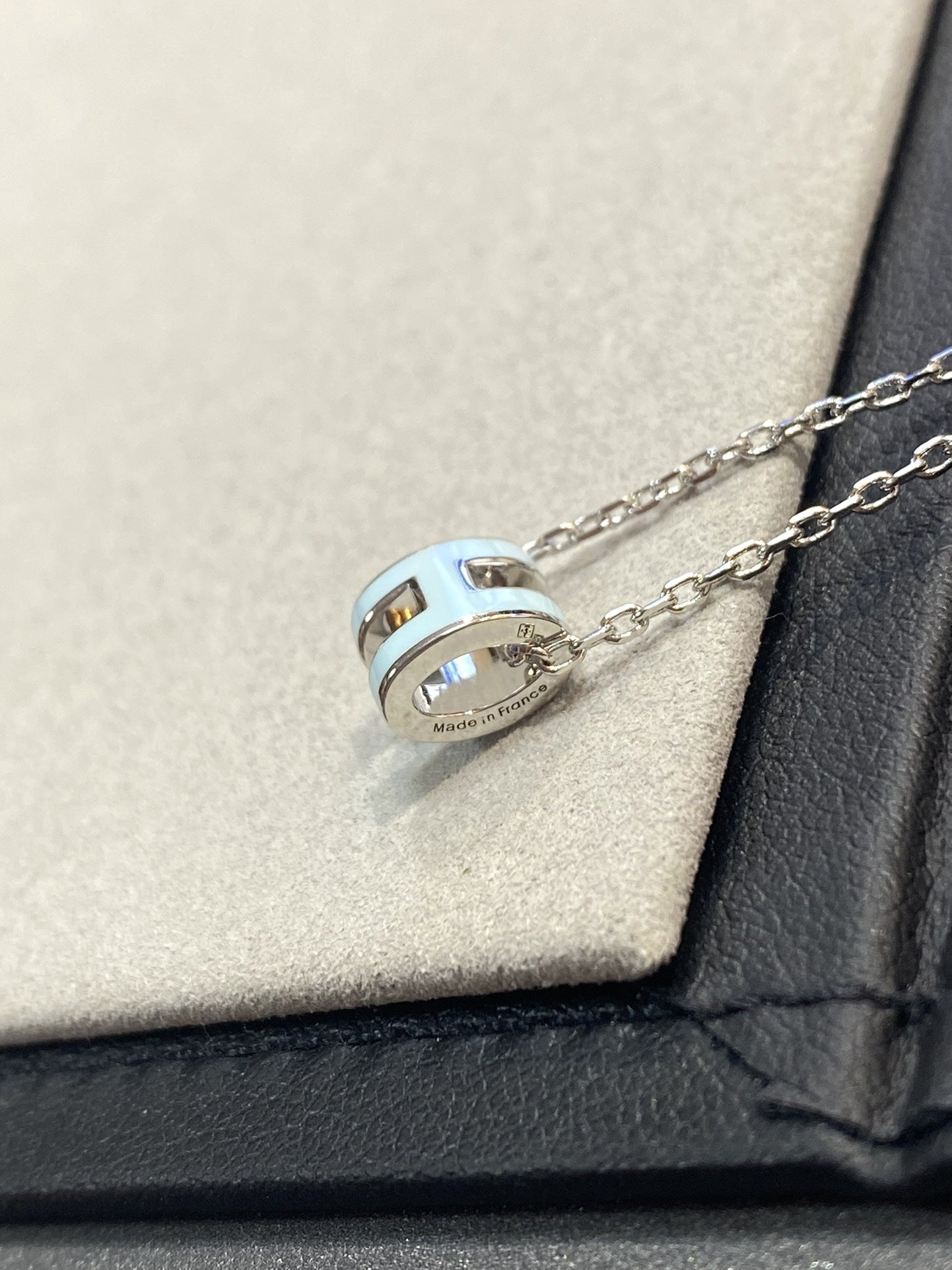 [Lucas Jewelry]POP H LIGHT BLUE NECKLACE