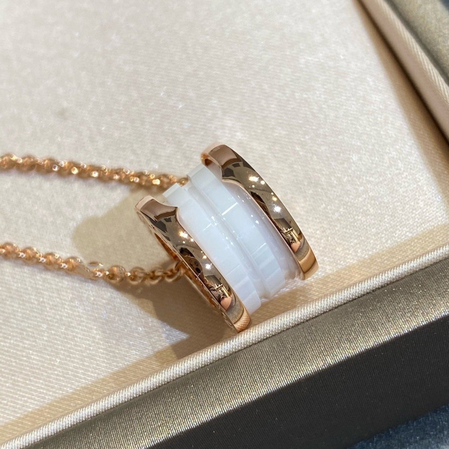 [Lucas Jewelry]ZERO 1 WHITE CERAMIC PINK GOLD NECKLACE