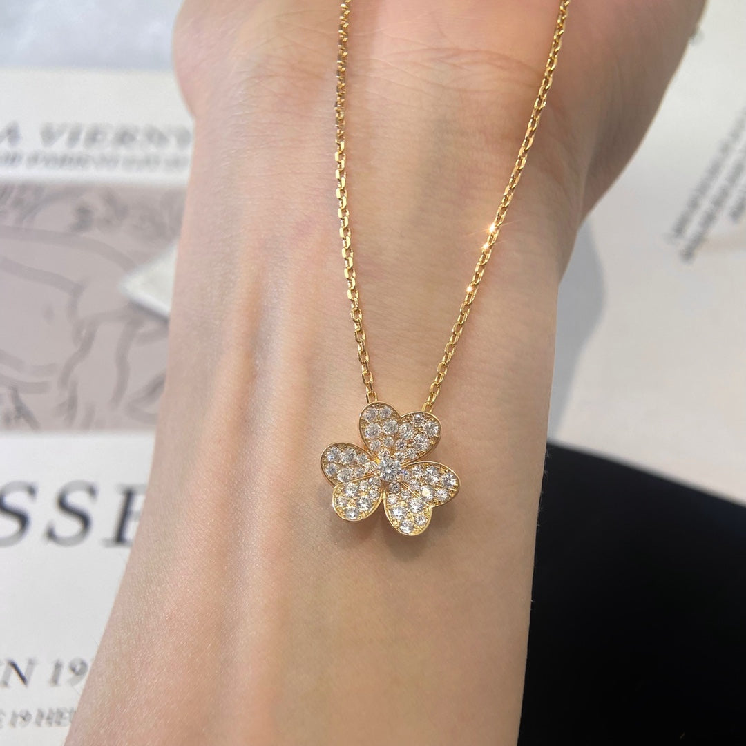 [Lucas Jewelry]FLOWER DIAMOND NECKLACE