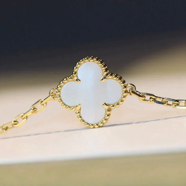 [Lucas Jewelry]CLOVER 20 MOTIFS WHITE MOP NECKLACE