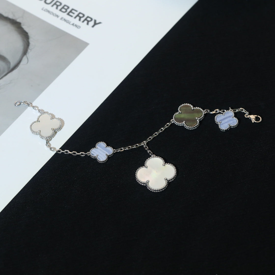 [Lucas Jewelry]CLOVER BRACELET 5 MOTIFS MOP CHALCEDONY SILVER