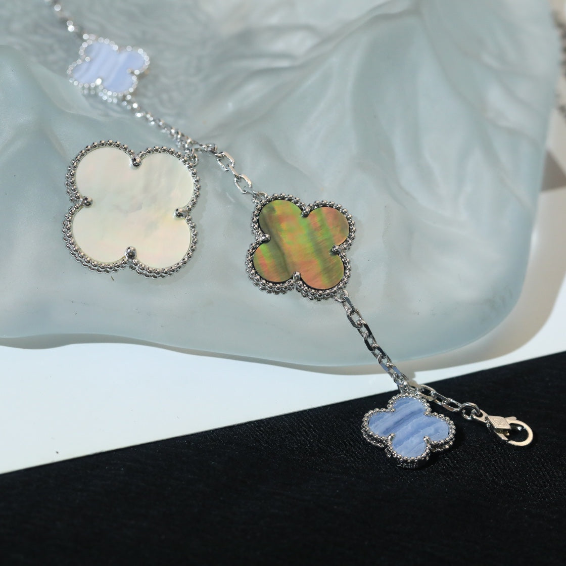 [Lucas Jewelry]CLOVER BRACELET 5 MOTIFS MOP CHALCEDONY SILVER