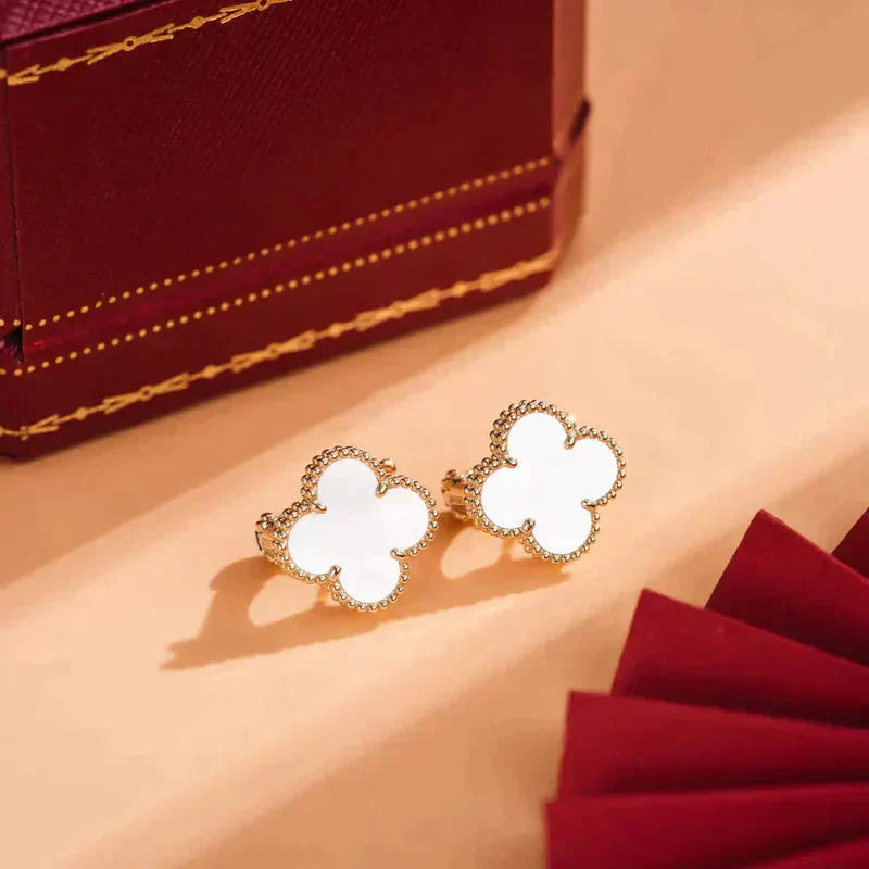 [Lucas Jewelry]CLOVER MEDIUM 1 MOTIFS  WHITE MOP STUD EARRINGS