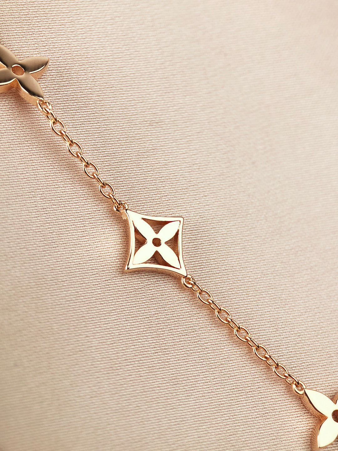 [Lucas Jewelry]STAR AND SUN 7 MOTIFS GOLD BRACELET