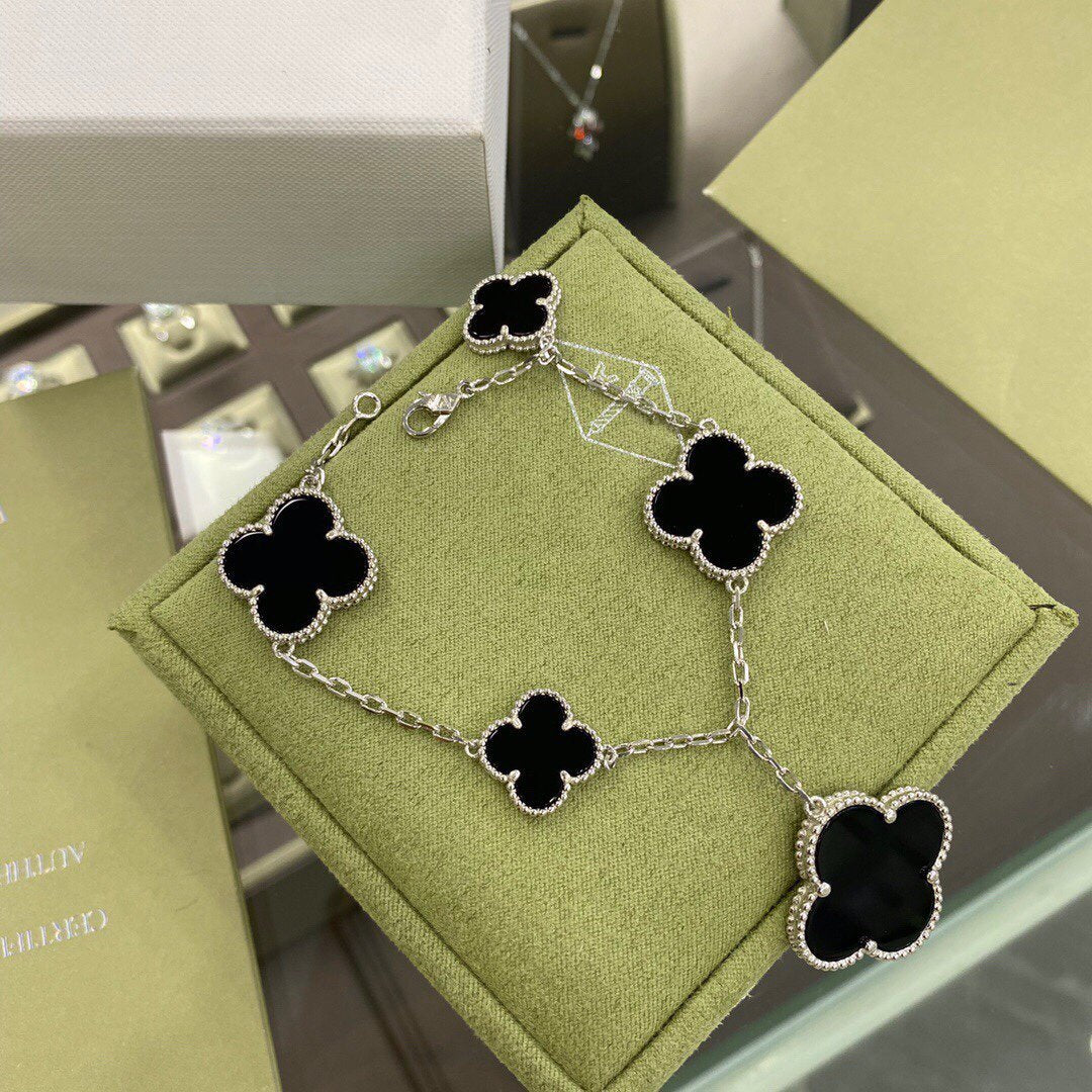 [Lucas Jewelry]CLOVER 5 MOTIFS SIVLER ONYX BRACELET