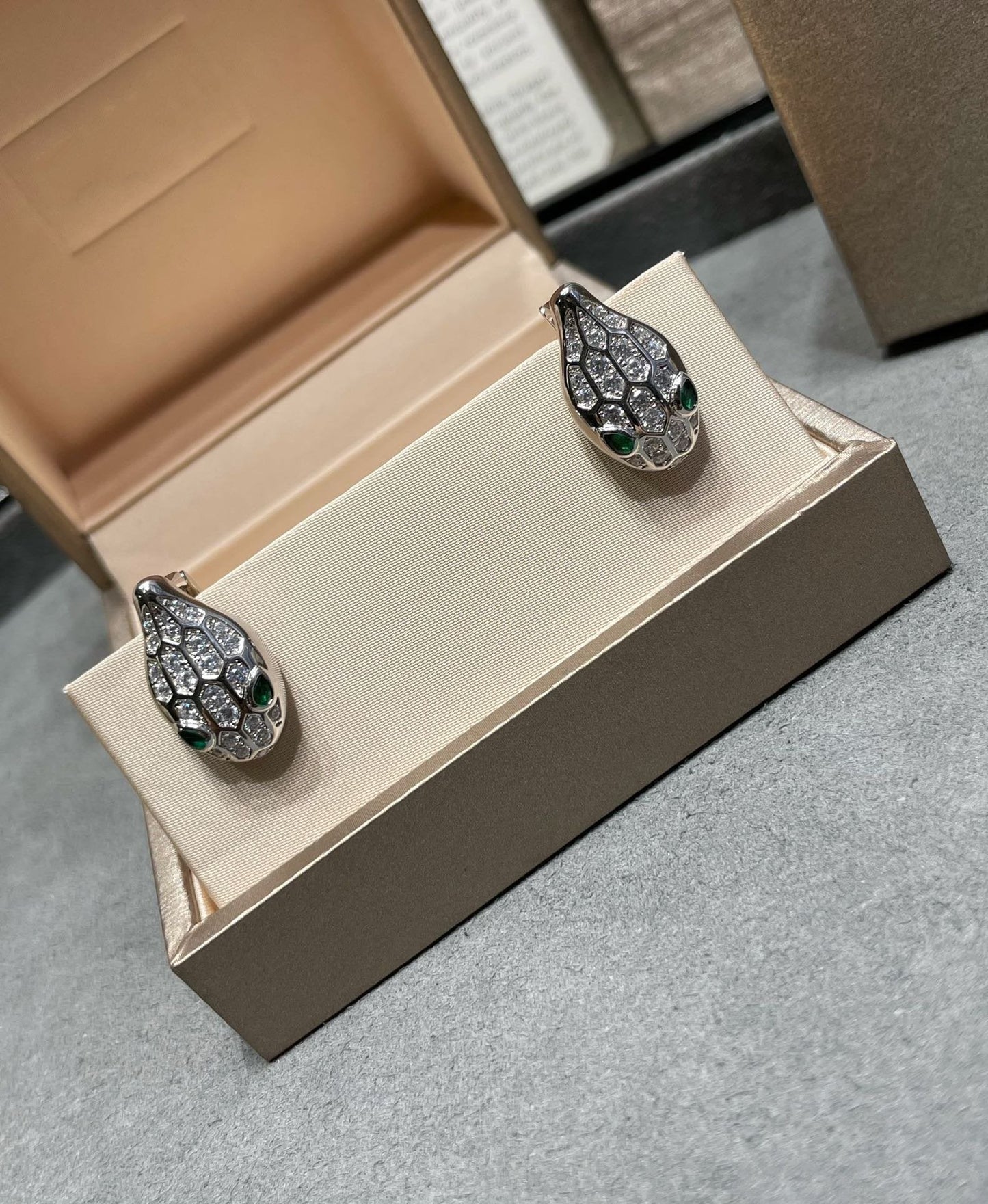 [Lucas Jewelry]SERPENT DIAMOND STUD EARRINGS