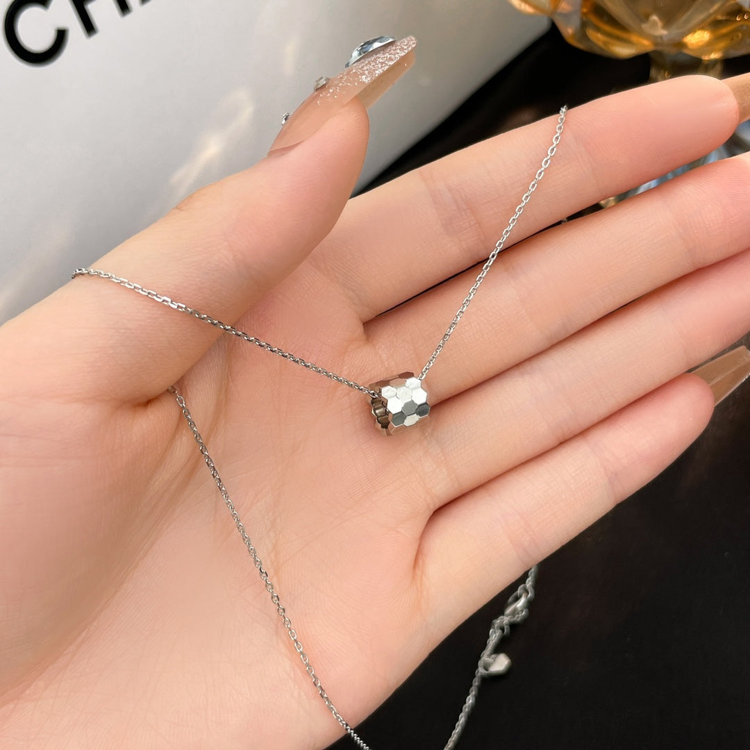 [Lucas Jewelry]BEE MINI NECKLACE