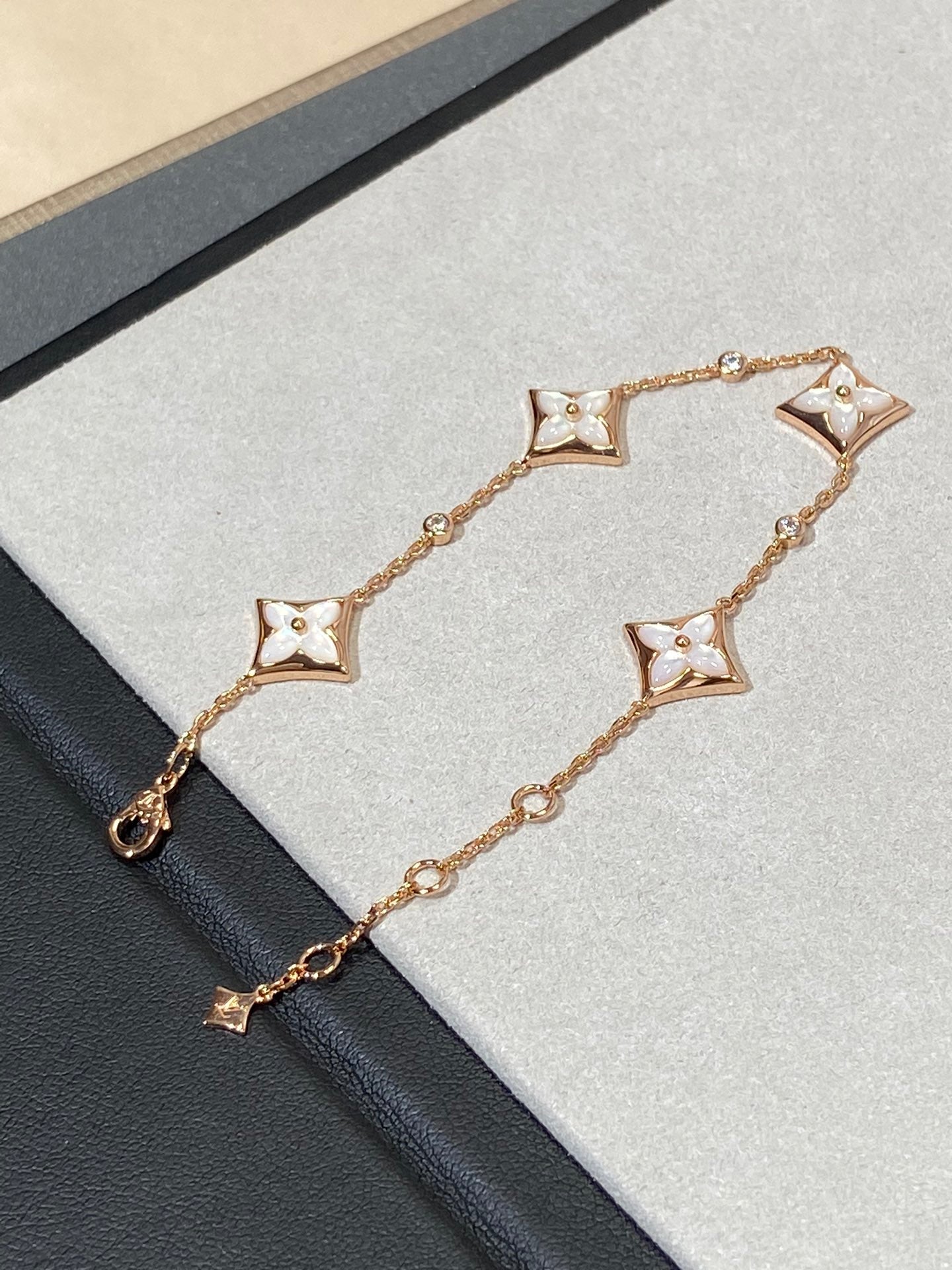 [Lucas Jewelry]STAR 4 MOTIF MOP DIAMOND PINK GOLD BRACELET