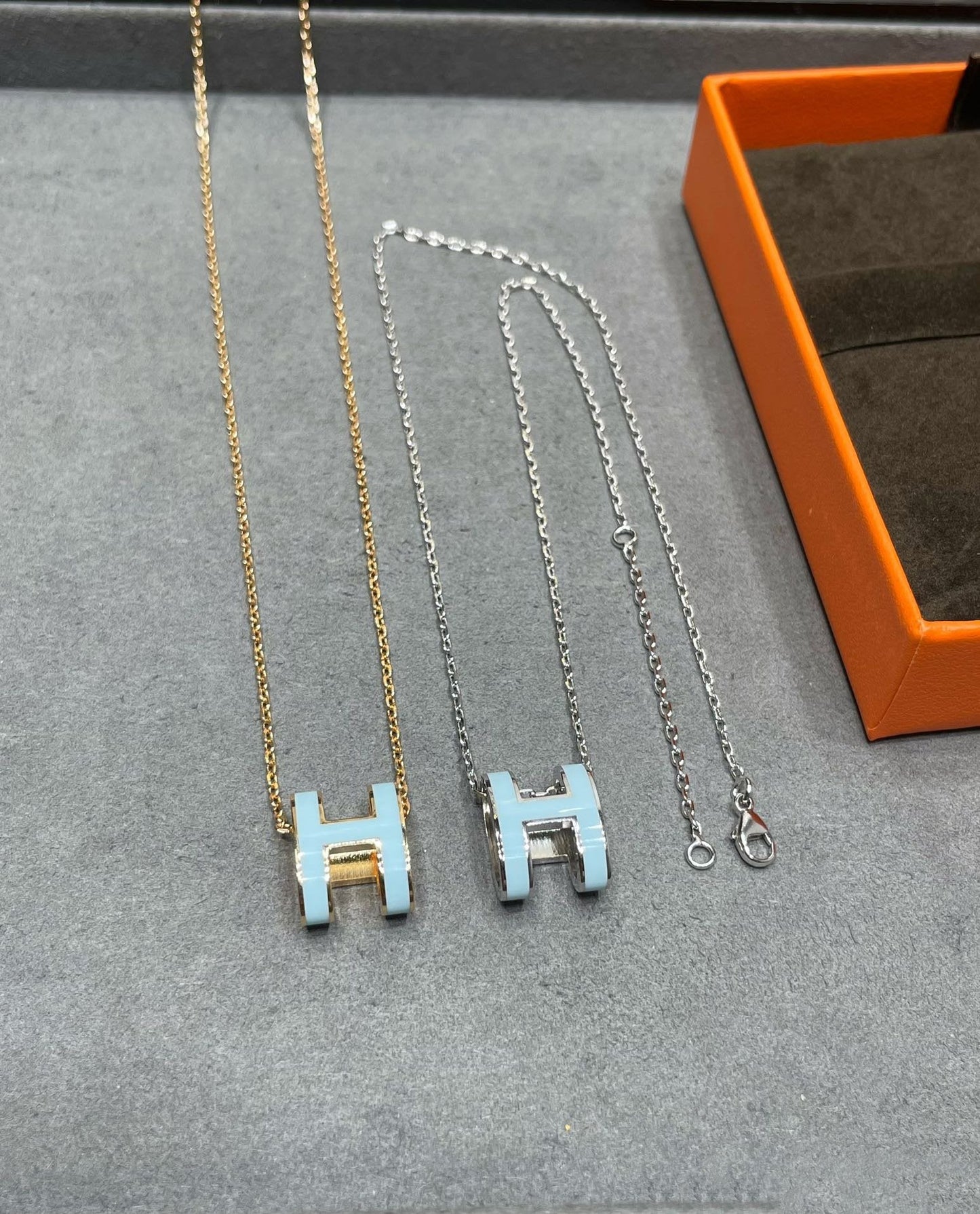 [Lucas Jewelry]POP H SKY BLUE NECKLACE