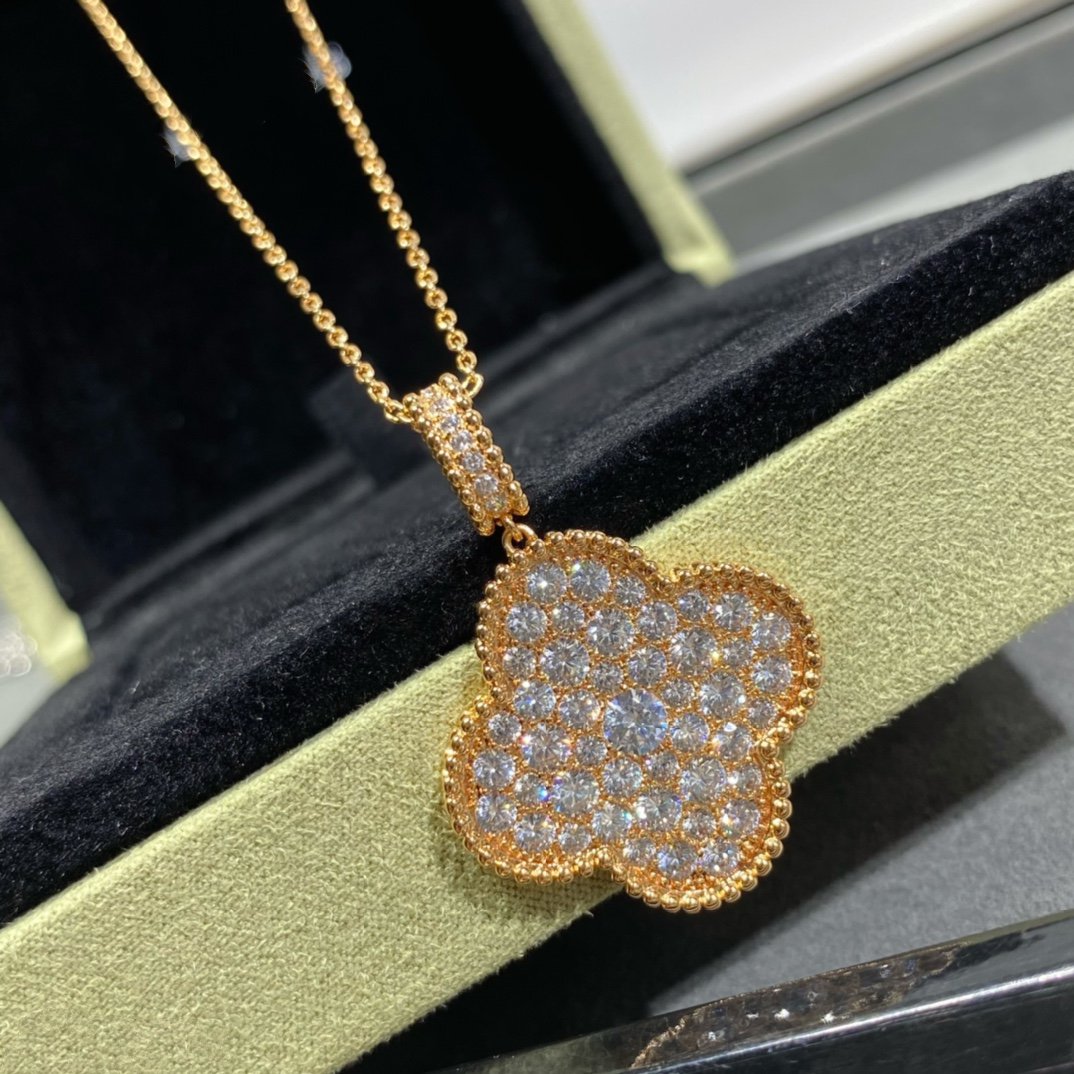 [Lucas Jewelry]CLOVER 25MM LARGE PEDANT DIAMOND PAVED LONG NECKLACE