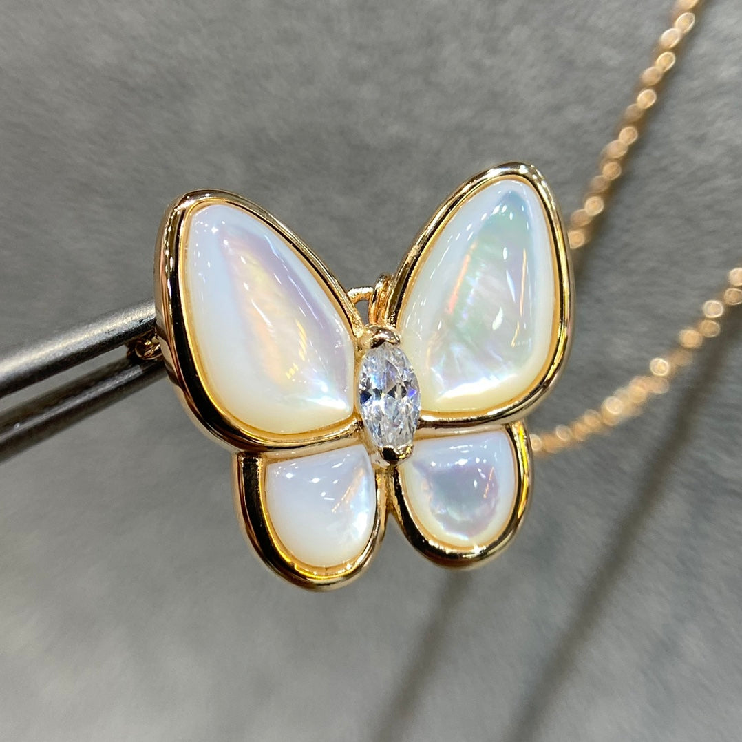 [Lucas Jewelry]BUTTERFLY MOP DIAMOND NECKLACE