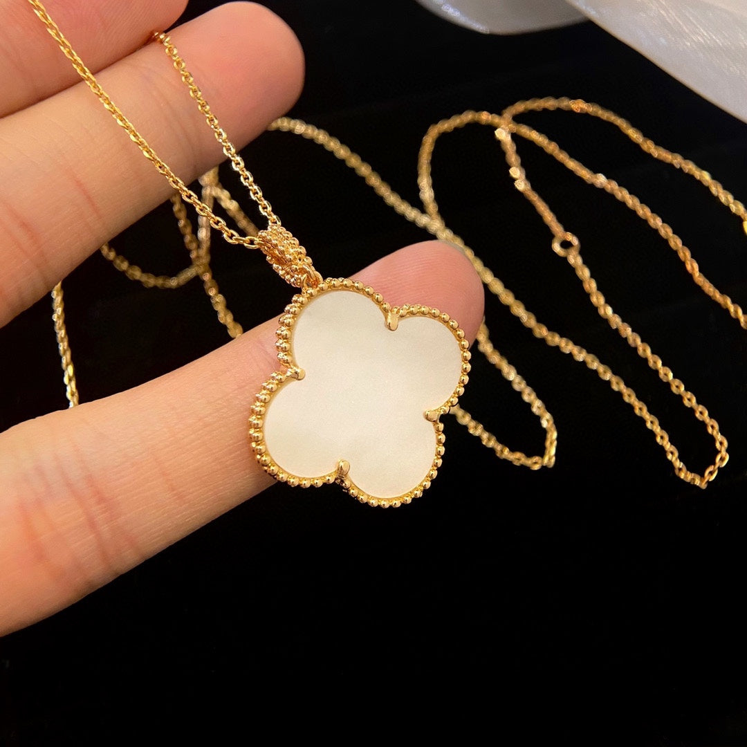 [Lucas Jewelry]CLOVER 25MM MOP LARGE PENDANT NECKLACE