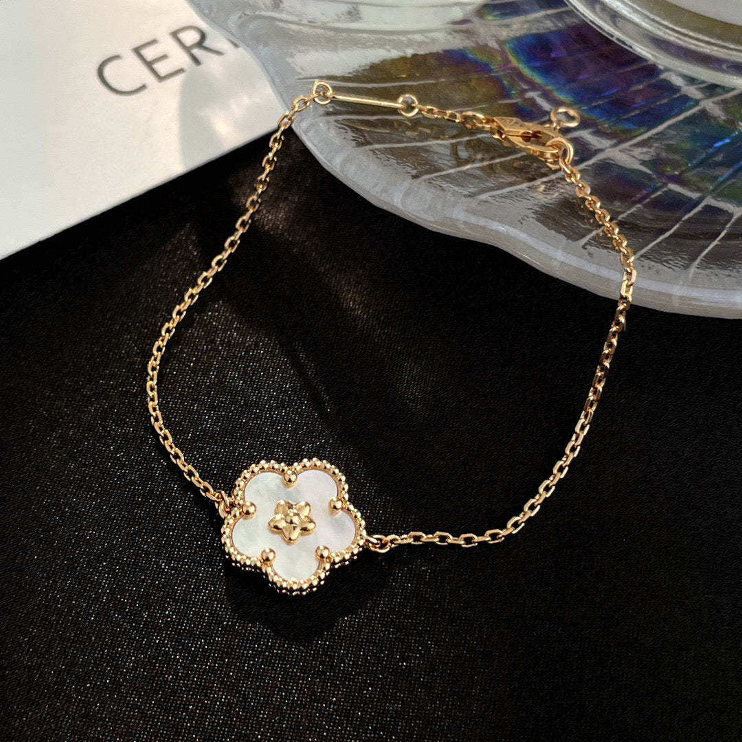 [Lucas Jewelry]LUCKY WHITE MOP PLUM BLOSSOM  BRACELET