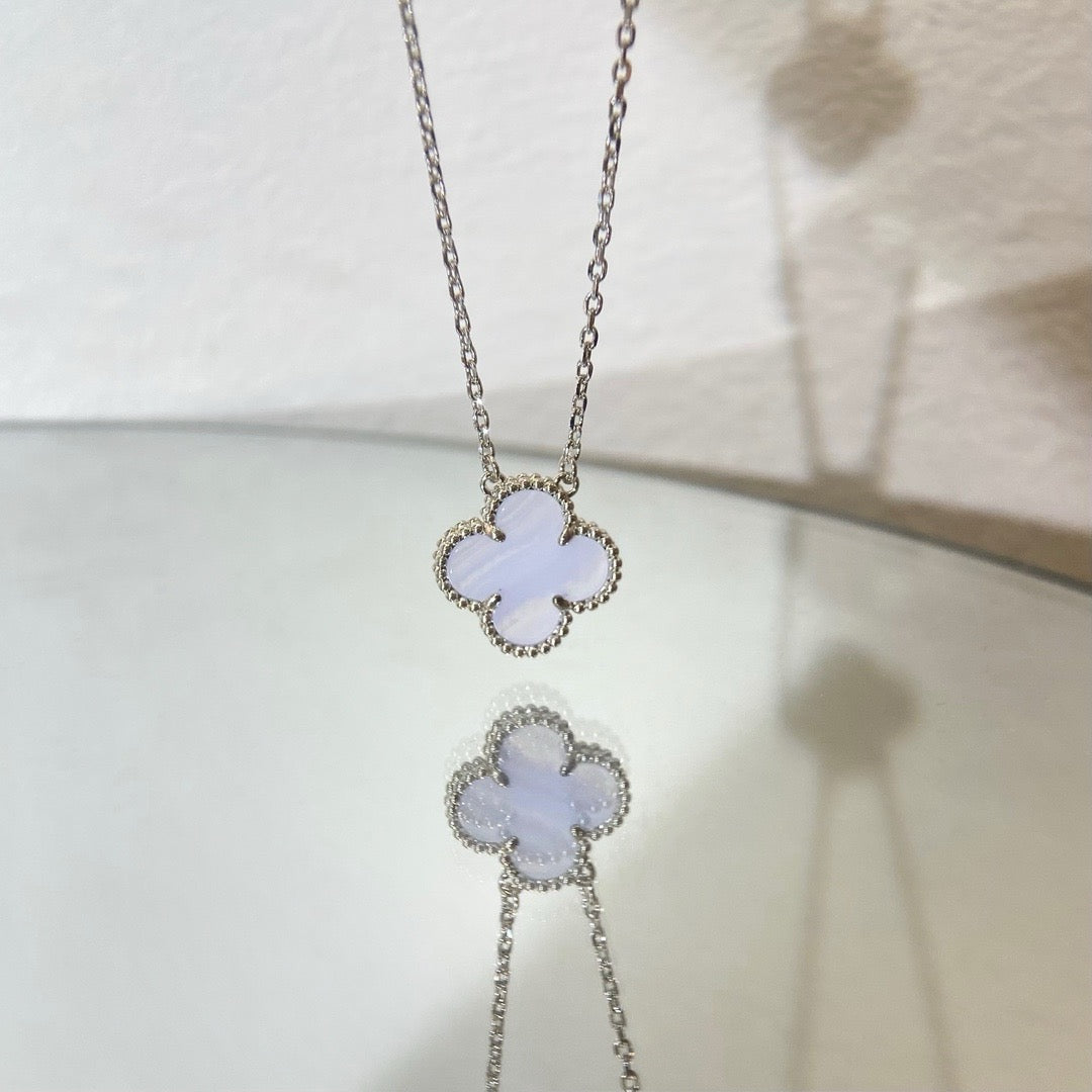 [Lucas Jewelry]CLOVER 15MM BLUE CHALCEDONY NECKLACE SILVER