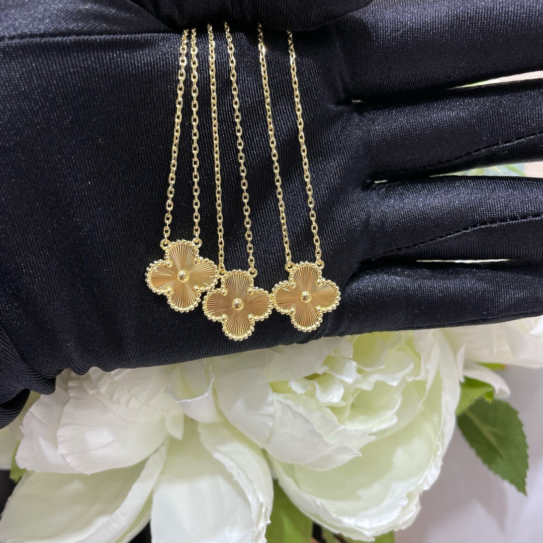 [Lucas Jewelry]CLOVER 15MM LASER NECKLACE