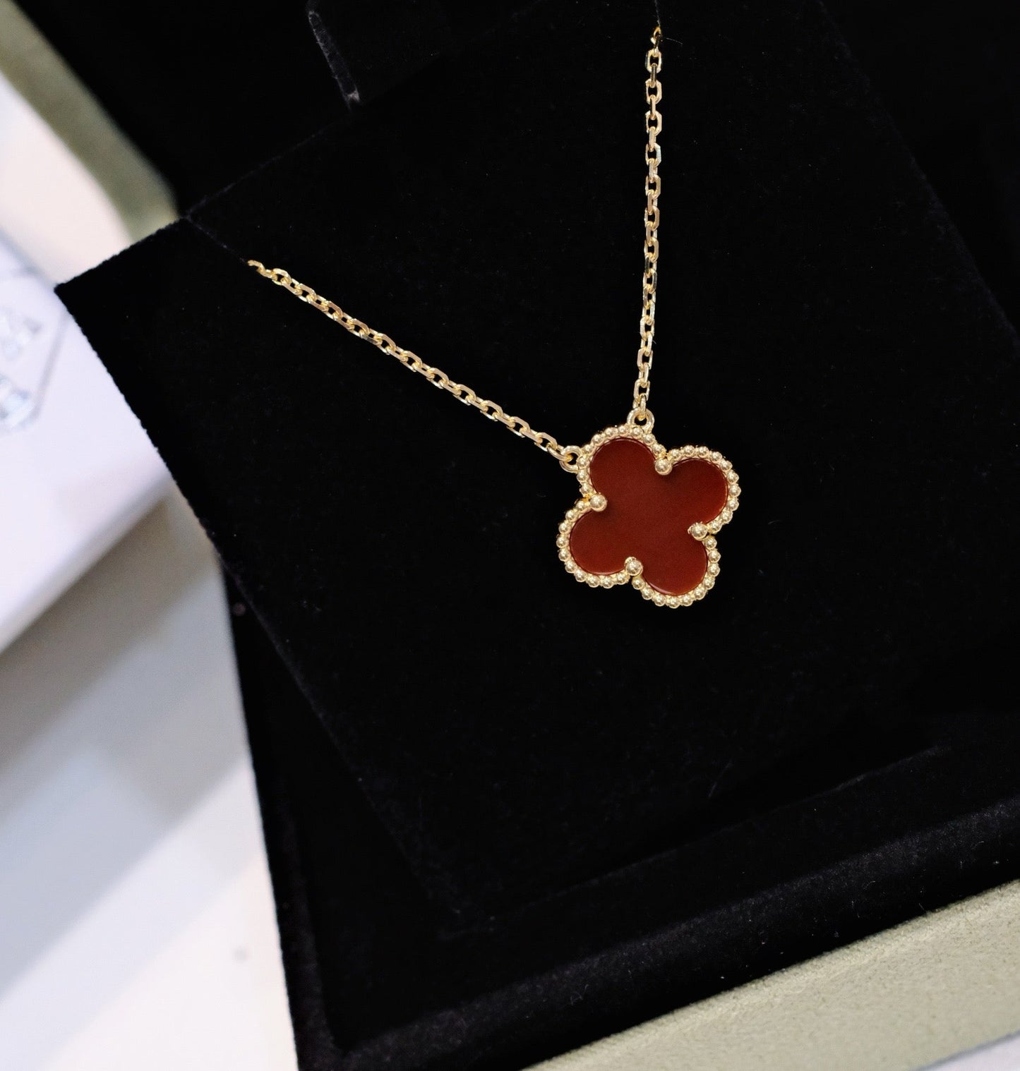 [Lucas Jewelry]CLOVER 15MM CARNELIAN SINGLE FLOWER NECKLACE