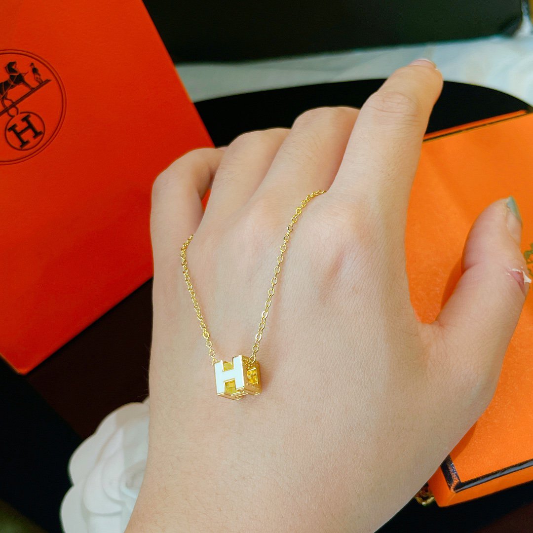 [Lucas Jewelry]H WHITE SQUARE GOLD NECKLACE