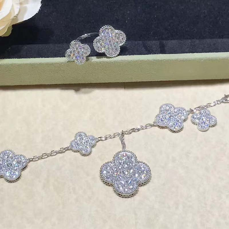 [Lucas Jewelry]CLOVER 6 MOTIFS SILVER DIAMOND BRACELET