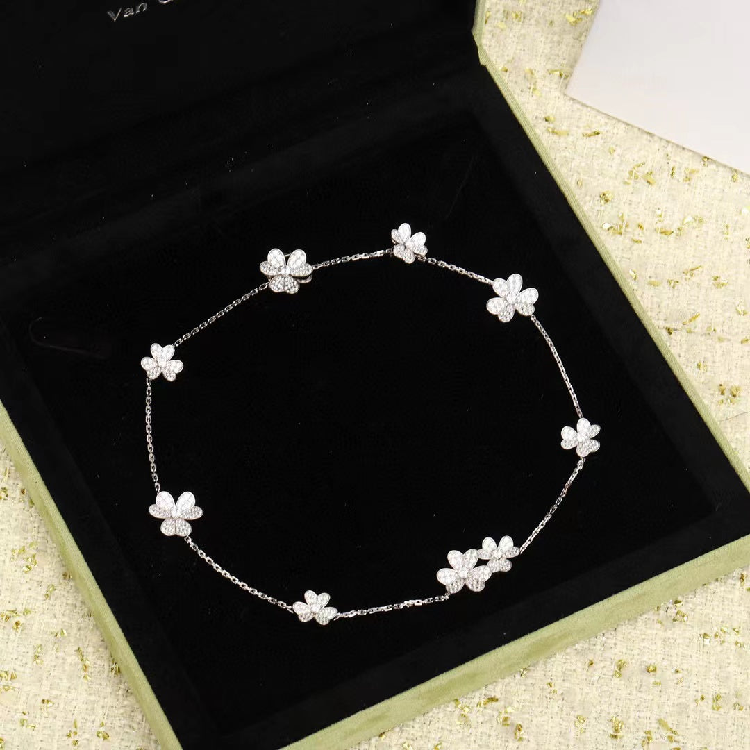 [Lucas Jewelry]FRIVOLE SILVER 9 FLOWERS NECKLACE