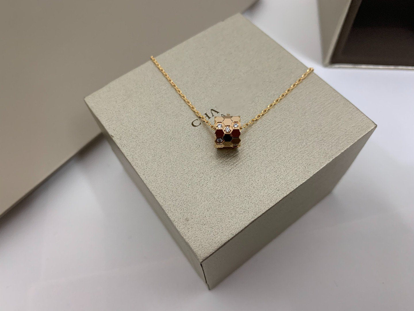 [Lucas Jewelry]BEE LOVE DIAMOND NECKLACE