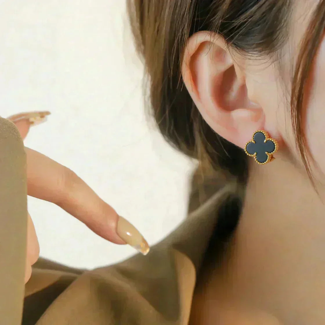 [Lucas Jewelry]CLOVER MEDIUM 1 MOTIFS  ONYX STUD EARRINGS