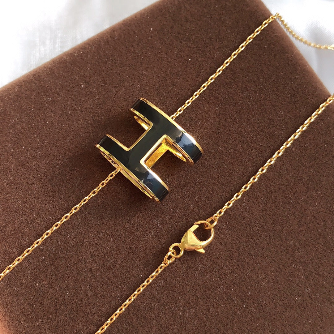 [Lucas Jewelry]HM CLIC BLACK ENAMEL GOLD NECKLACE