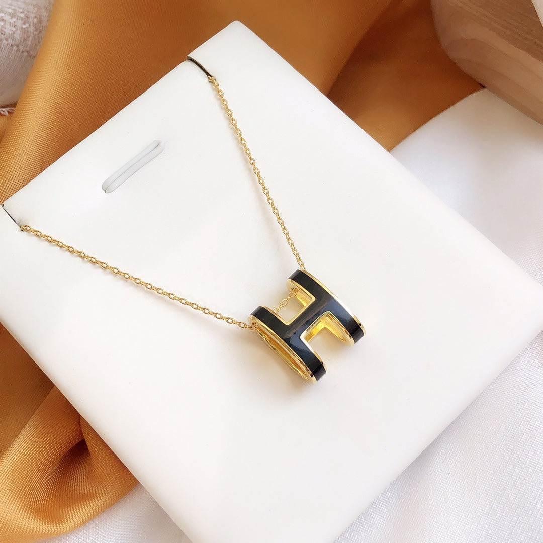 [Lucas Jewelry]HM CLIC BLACK ENAMEL GOLD NECKLACE