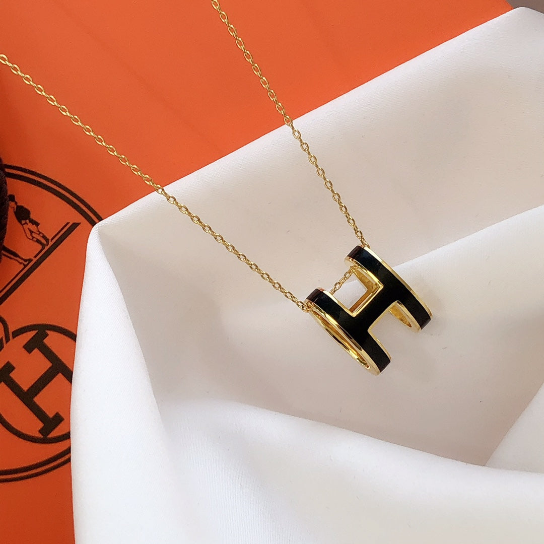 [Lucas Jewelry]HM CLIC BLACK ENAMEL GOLD NECKLACE