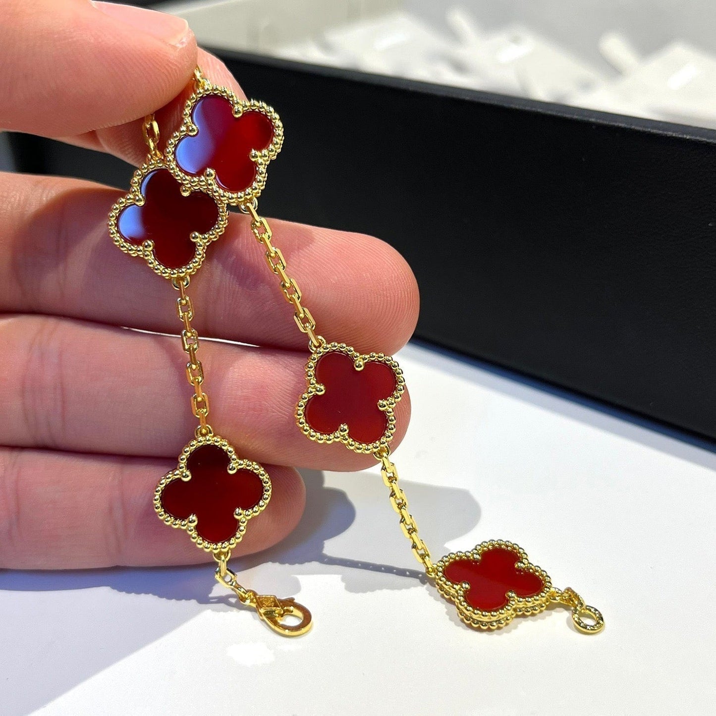 [Lucas Jewelry]CLOVER 5 MOTIFS RED AGATE  BRACELET