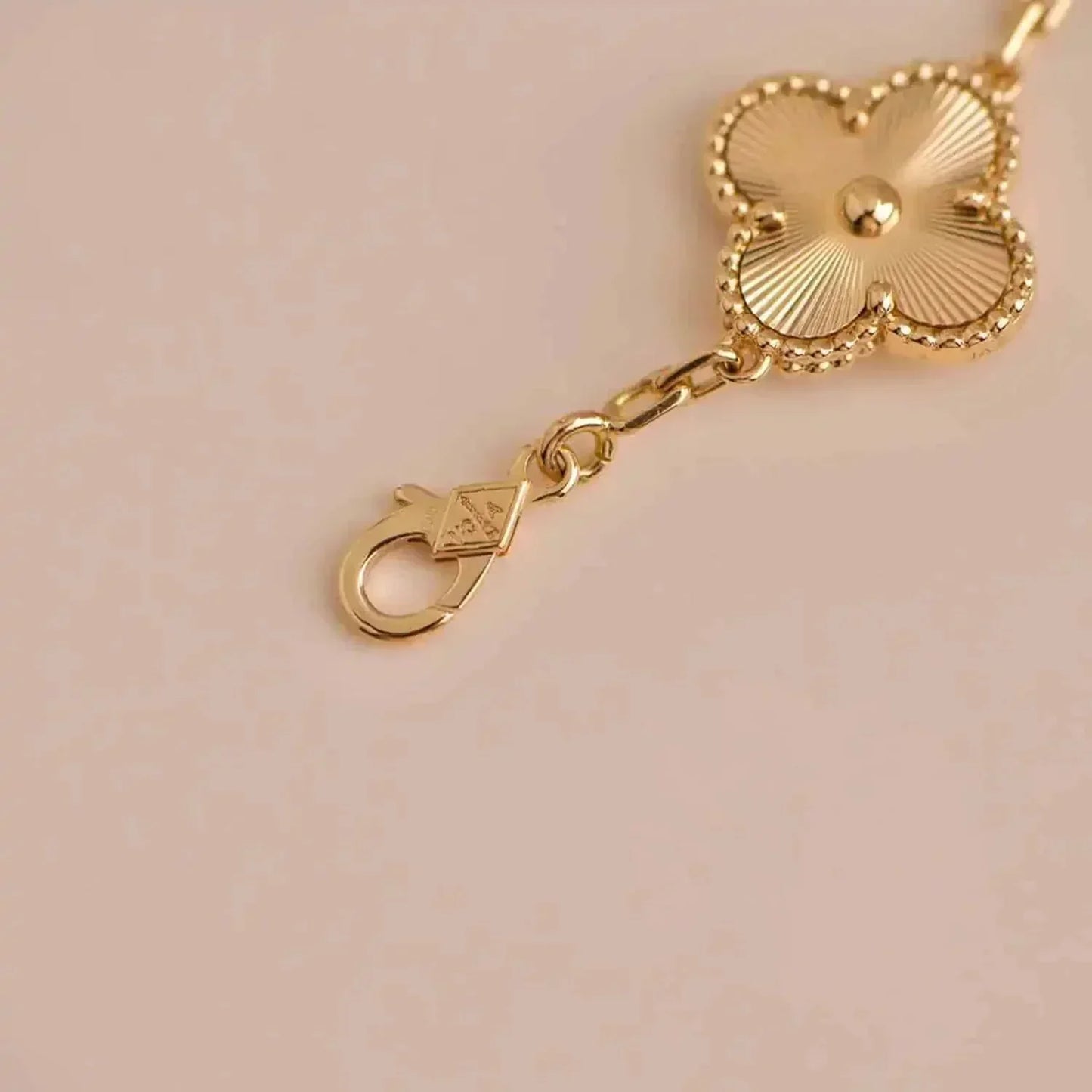 [Lucas Jewelry]CLOVER 5 FLOWERS LASER BRACELET