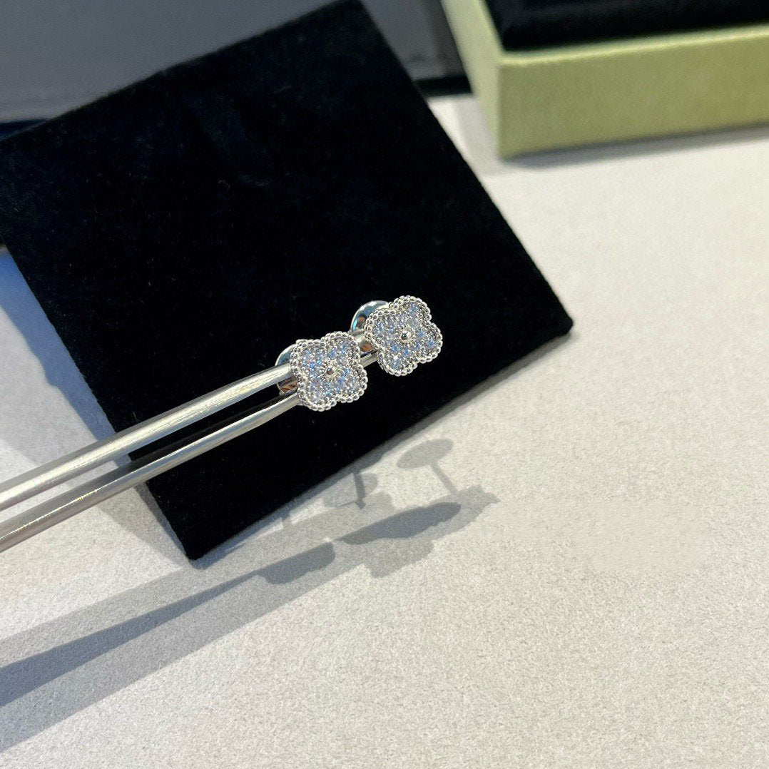 [Lucas Jewelry]CLOVER MINI DIAMOND STUD EARRINGS