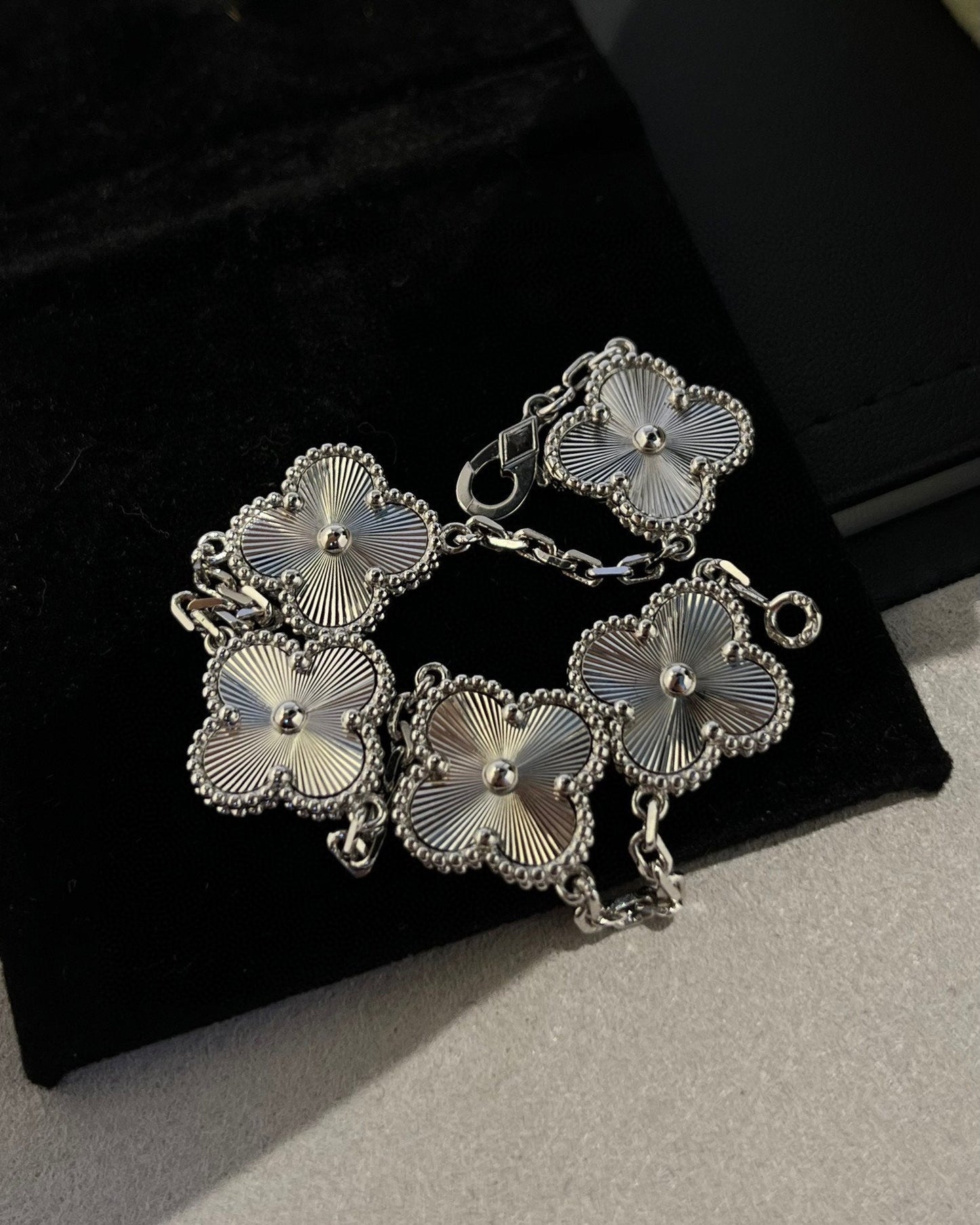 [Lucas Jewelry]CLOVER SILVER 5 MOTIFS BRACELET